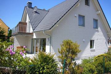 Ferienhaus für 6 Personen, mit Garten und Balkon in Binz