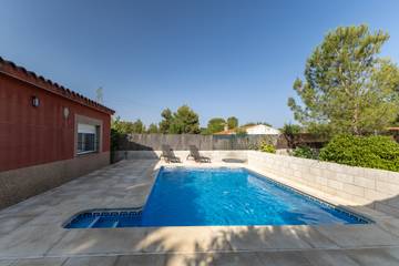 Casa rural para 10 personas, con jardín en La Alcarria