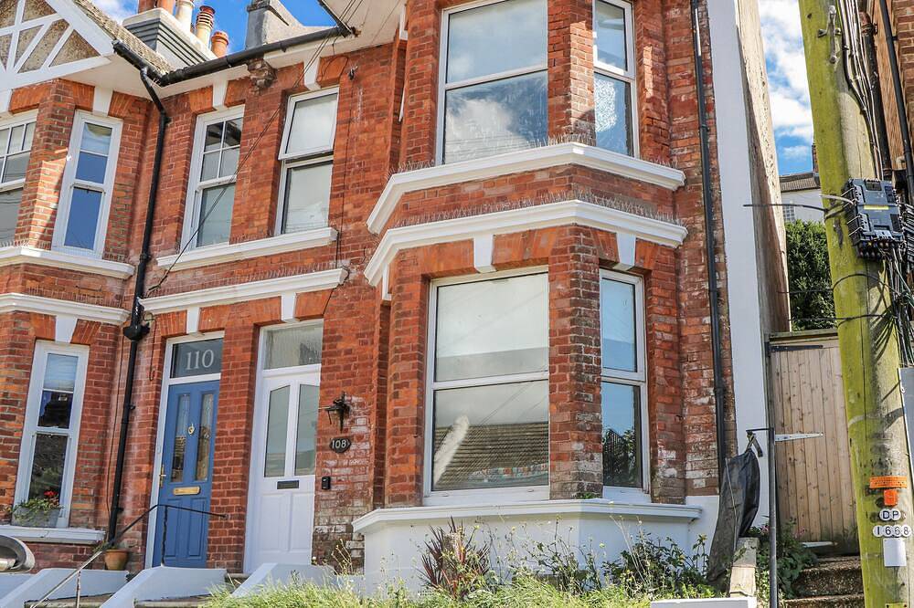 Log Cabin for 6 People in Hastings, High Weald