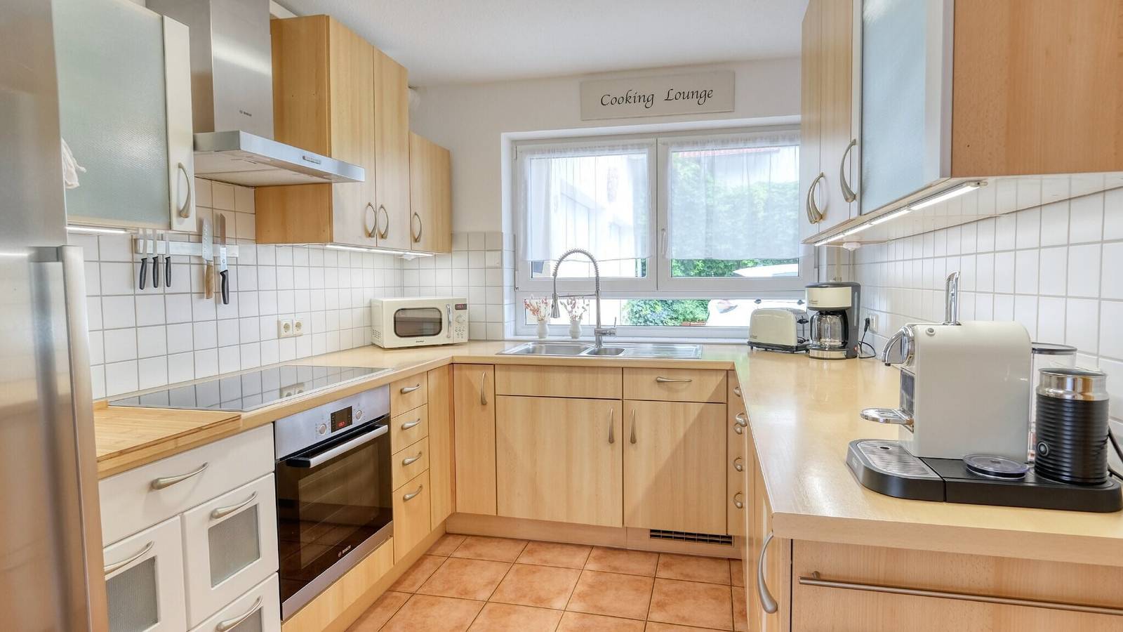 Ganze Wohnung, Ferienwohnung 'Iris und Uwe' mit Bergblick, privater Terrasse und Wlan in Markdorf, Region Bodensee-Oberschwaben