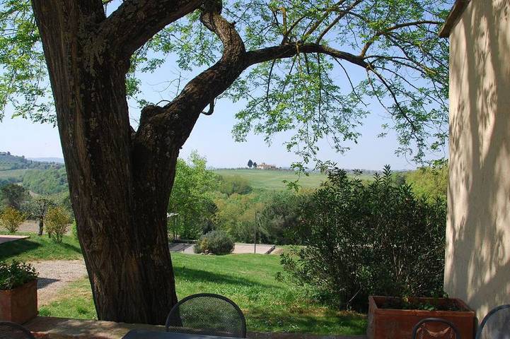 Agriturismo per 4 persone, con piscina e giardino in Castelfiorentino