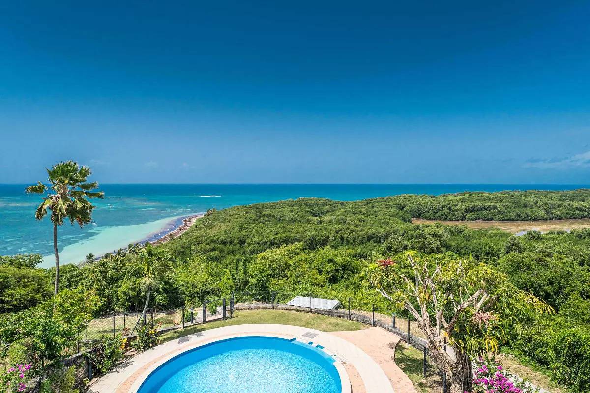Houses & Villas for 8 Persons in Le Gosier, Guadeloupe (Caribbean)