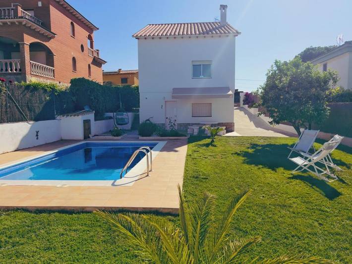 Casa de vacaciones para 6 personas, con piscina además de vistas y jardín, Se admiten mascotas - 1