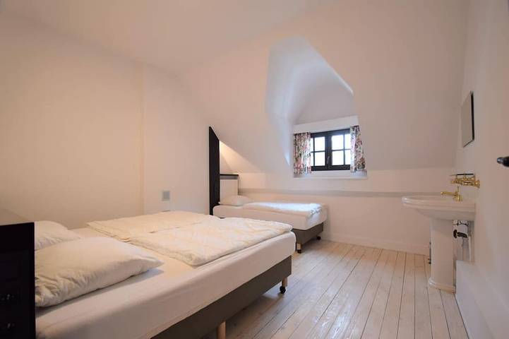 Villa pour 30 personnes, avec sauna et jacuzzi ainsi que jardin et balcon, animaux acceptés à Spa - 3