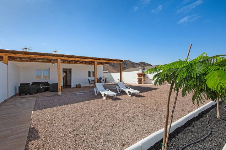 Apartamento para 4 personas, con Jacuzzi y Jardín en Tuineje
