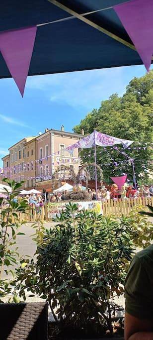 Location de vacances pour 7 personnes, avec Terrasse et Jardin ainsi que Piscine et Vue à Le Poët-Laval - 2