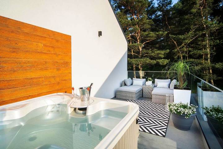 Vakantiepark voor 6 personen, with tuin and whirlpool as well as sauna in Polen