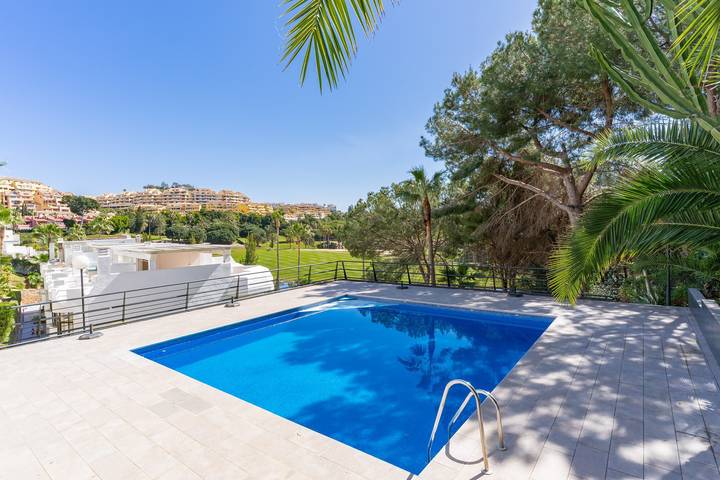 Vakantiehuis voor 5 personen, met tuin en uitzicht op het meer in Benalmádena