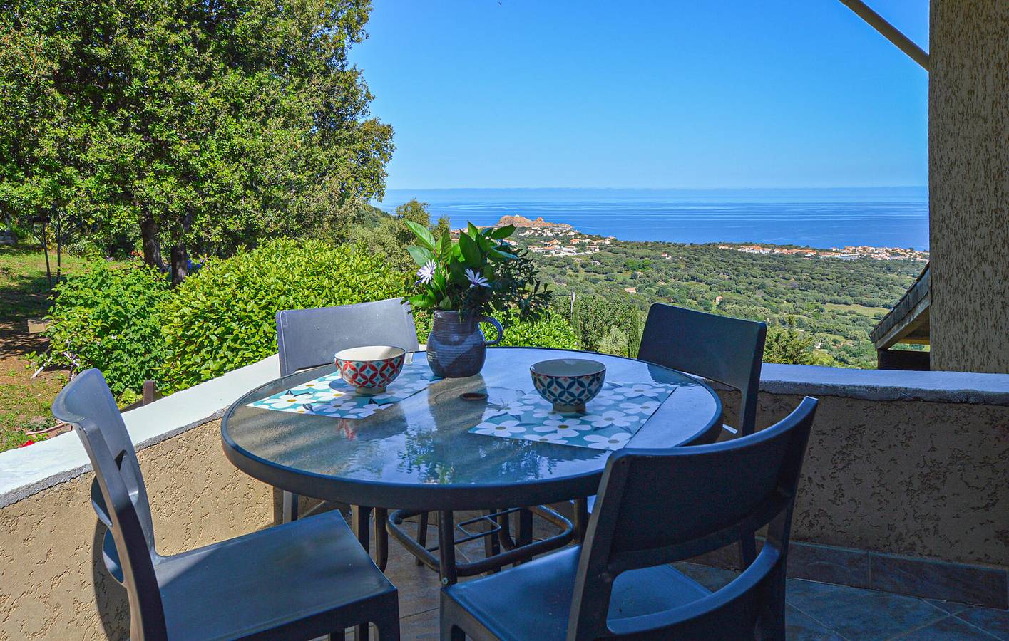 Apartment mit Meerblick, WLAN und Terrasse, 2,5 km von Plage Caruchettu entfernt in Monticello, Calvi und Umgebung