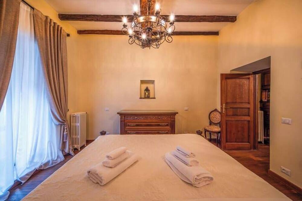Entire apartment, Count Fioravanti Suite in Bracciano, Lake Bracciano