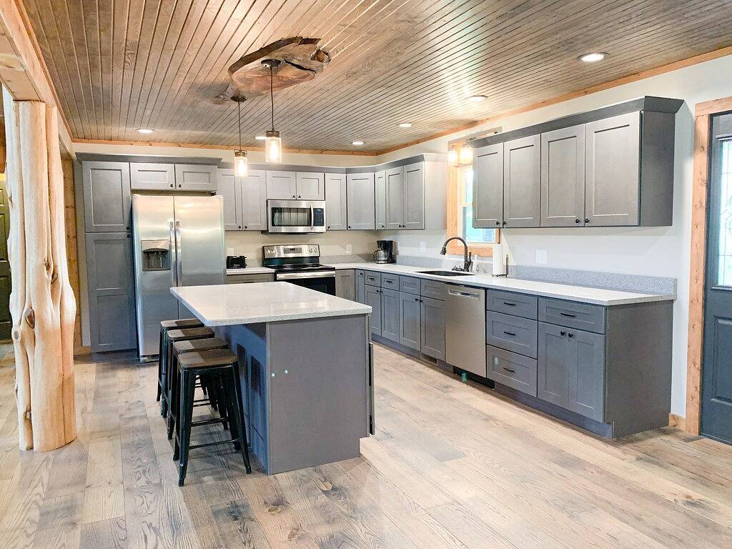 Cmr Hideaway Lodge poolside Barren County near Barren River Lake in Barren County