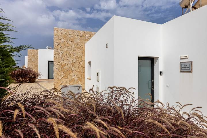 Location de vacances pour 6 personnes, avec terrasse ainsi que jardin et piscine à Sagres - 3