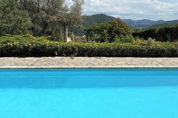 Cottage pour 5 personnes, avec jardin et balcon à Lodève
