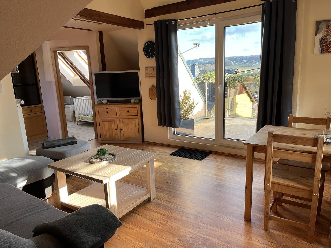 Ganze Ferienwohnung, Appartement/Fewo, Dusche und Bad, Wc, 2 Schlafräum in Schwarzenberg (Erzgebirge), Erzgebirge