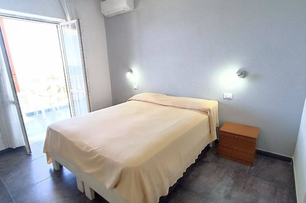 5 Zimmer mit Meerblick, 100 m vom Strand entfernt, mit Parkplatz, Garten und Balkon in Panza, Forio