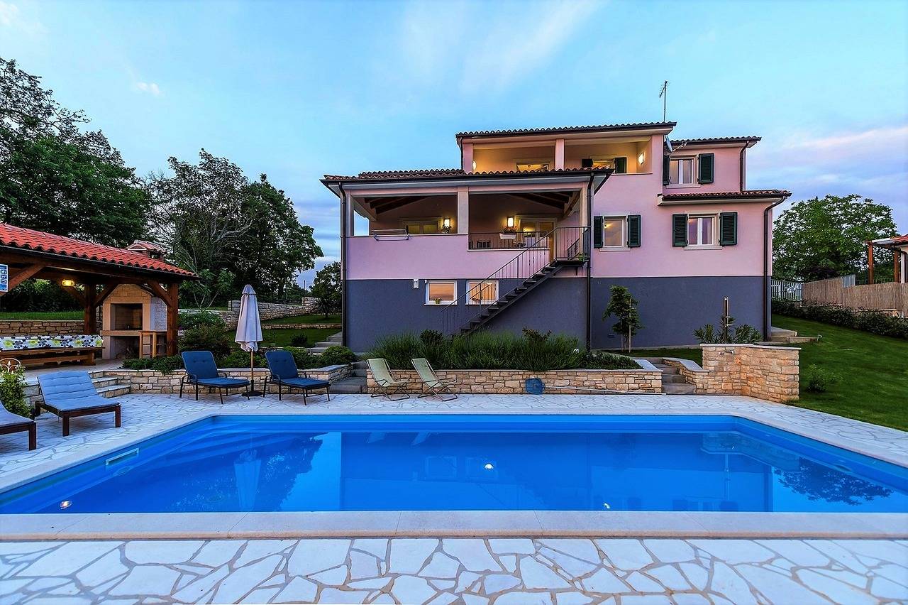 Villa Vesna with Private Pool in Jakovici, Central Istria