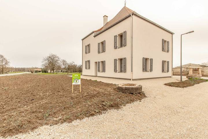 Gîte pour 12 personnes, avec terrasse et jardin dans Saint-Didier-en-Bresse