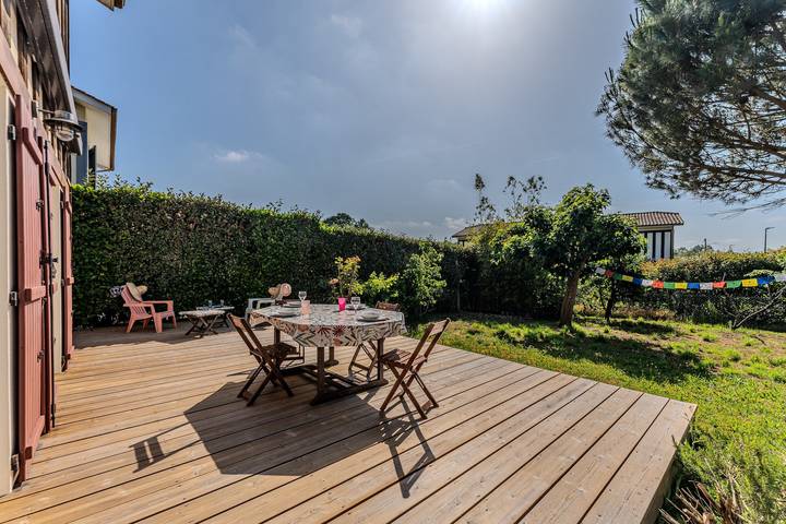 Maison de vacances « Les Mimosas » avec terrasse privée, Wi-Fi et climatisation in Mios, Région d'Arcachon