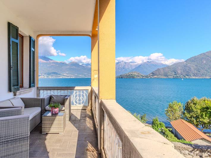Ferienwohnung für 4 Personen, mit Terrasse und Garten sowie Seeblick in Calozzo