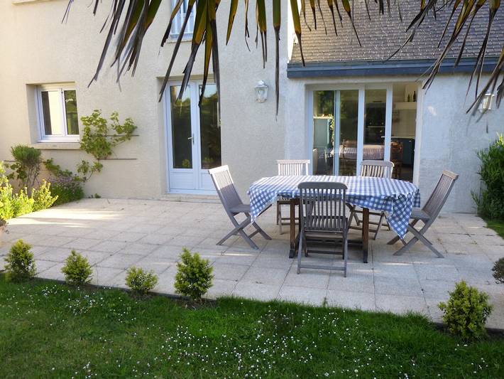 Gîte pour 6 personnes, avec terrasse et jardin