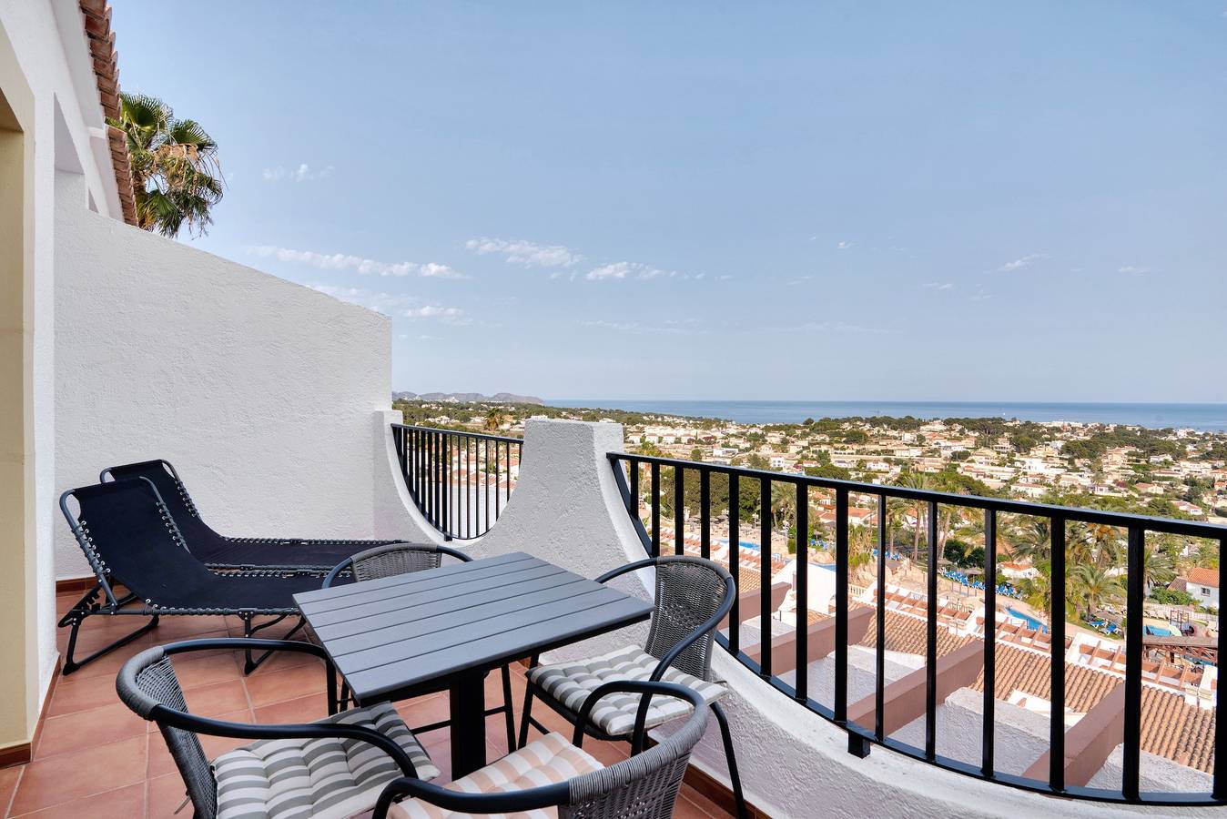 Hel lejlighed, Holiday Apartment "Clementina Imperial Park" with Sea View, Shared Pool & Wi-Fi in Imperial Park Resort, Calpe