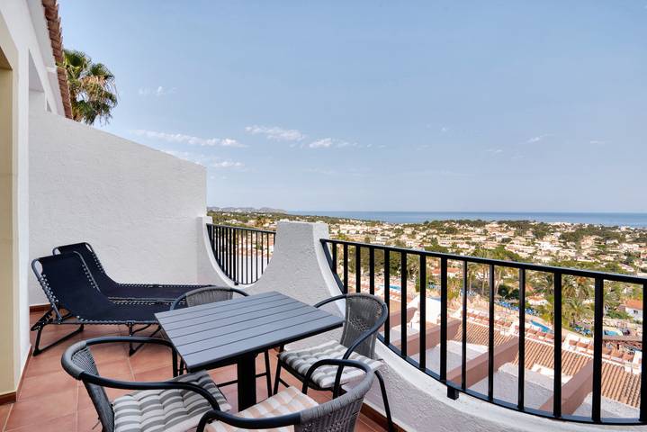 Apartamento entero, Apartamento vacacional "Clementina Imperial Park" con vistas al mar, piscina compartida y Wi-Fi in Imperial Park Resort, Calpe