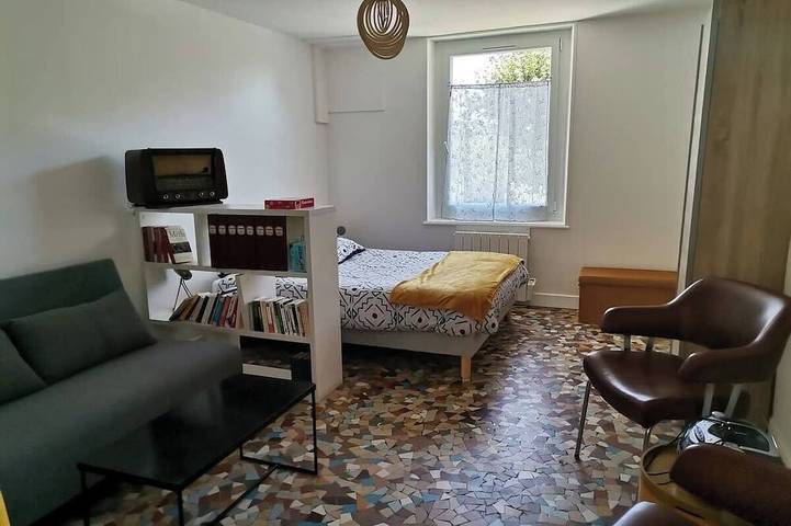 Location de vacances pour 10 personnes, avec sauna et piscine ainsi que jacuzzi et jardin à Éguzon-Chantôme - 2