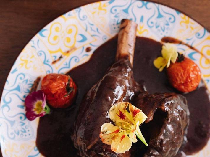 Hôtel pour 3 personnes, avec jardin et piscine à Estézargues