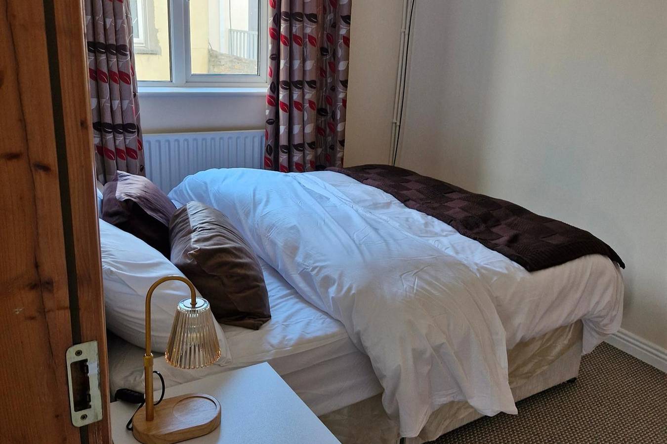 Townhouse Sleeps 8 - Garden, Wifi, Free Parking in Irland