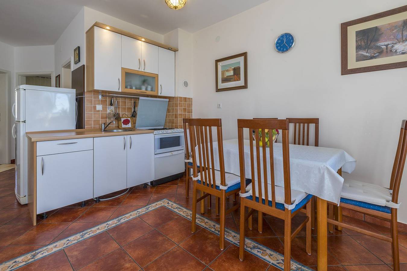 Ganze Wohnung, Charmantes Apartment mit 2 Fahrrädern und nur 400 Meter zum Strand in Selce, Primorje-Gorski Kotar