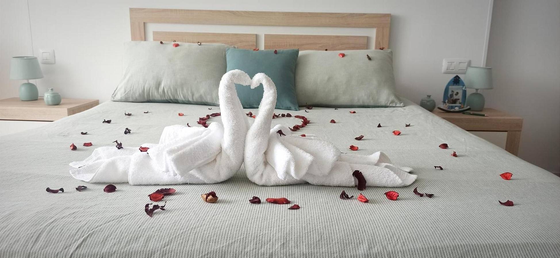 Apartamento entero, Apartamento vacacional 'Salitre Suite' con vistas al mar, balcón y Wi-Fi in Mesa del Mar, Tacoronte