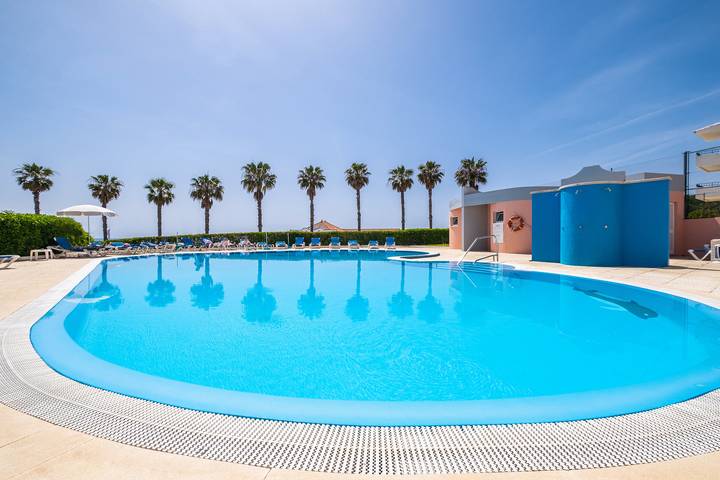 Gîte pour 6 personnes, avec balcon ainsi que piscine et jardin à Portimão - 2