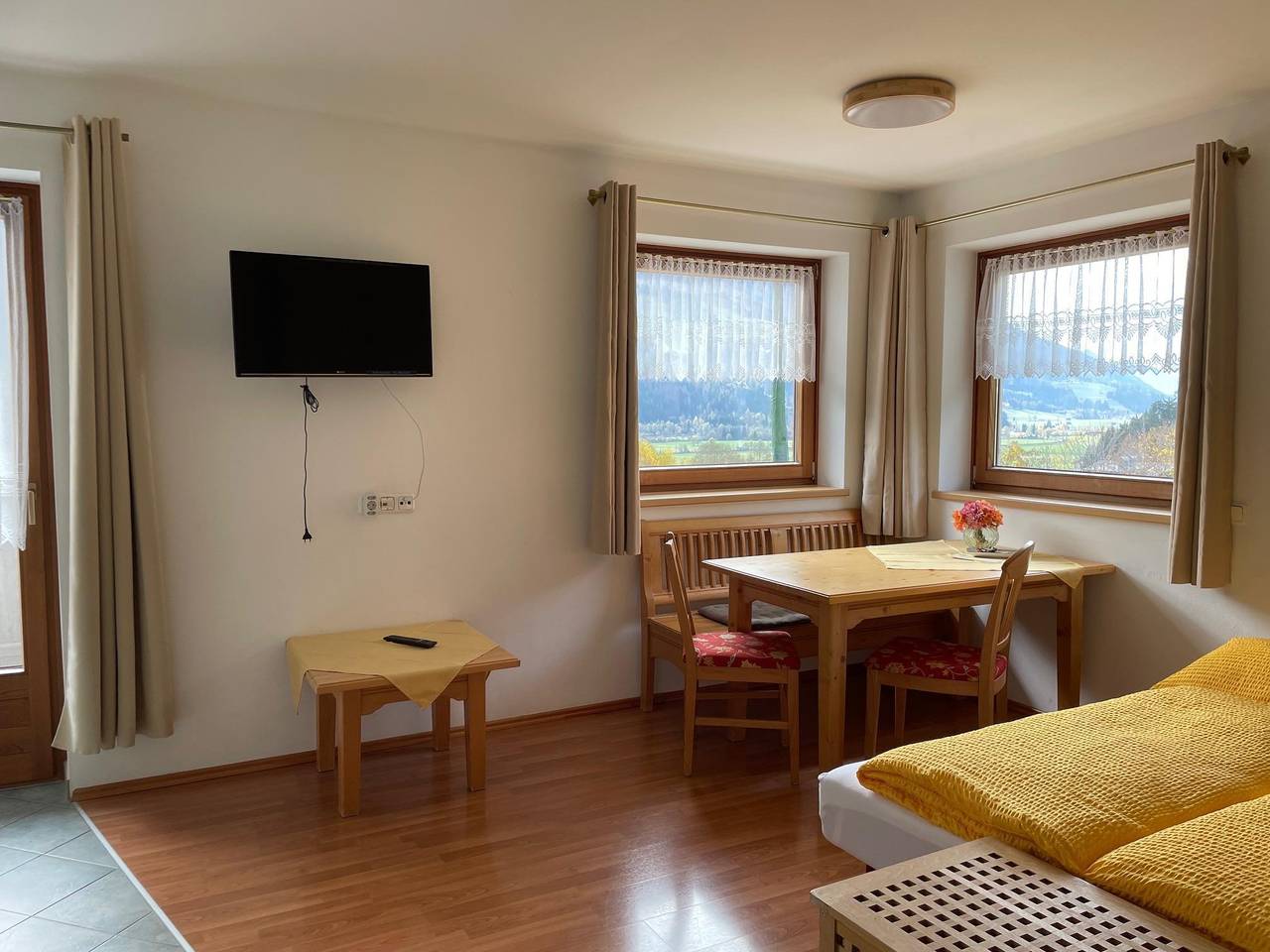 Geheel vakantieappartement, Appartement Messensee in Strassen, Oost-Tirol
