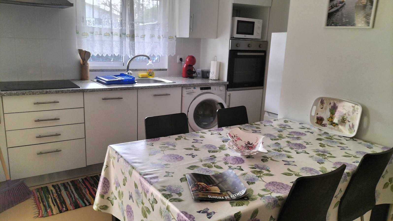 Casa vacanze 'Casa T3 Área Metropolitana do Porto' con vista sulle montagne, terrazza e Wi-Fi in Carregosa, Distretto d'Aveiro