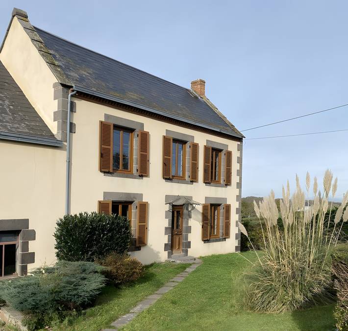 Vacation rental for 10 people, with Yard in Auvergne