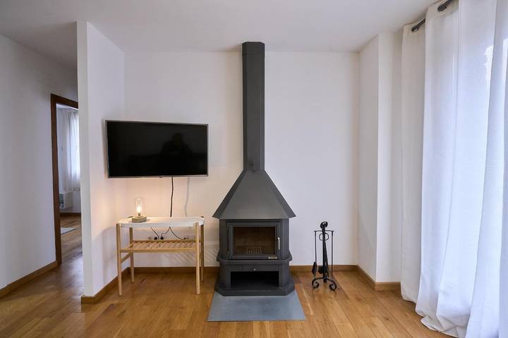 Gîte pour 5 personnes, avec balcon et vue, adapté aux familles à Alins - 4