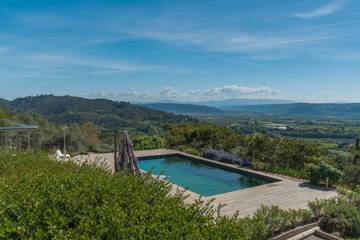 Villa de Luxe – Vues Panoramiques avec Vue sur la Montagne, Wi-Fi et Climatisation