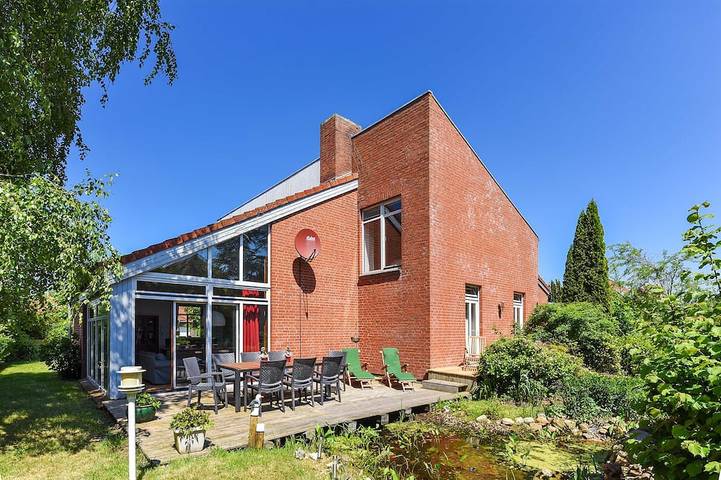 Ferienhaus für 10 Personen, mit Terrasse und Sauna sowie Garten