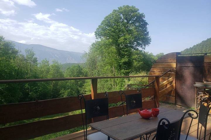 Gîte pour 4 personnes, avec terrasse à Escaro - 4