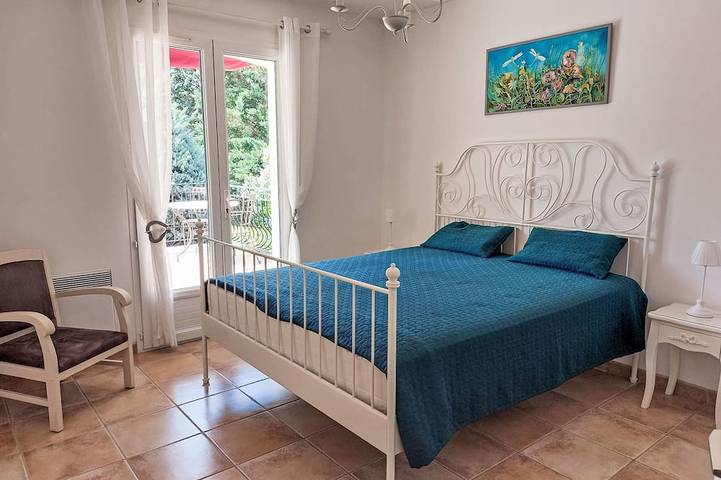 Location de vacances pour 6 personnes, avec jardin et piscine à Logrian-Florian - 2