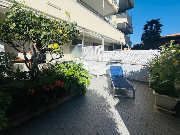 Appartamento intero, Graziella - Fronte Mare in Centro con terrazza in Guardia di Finanza, Andora