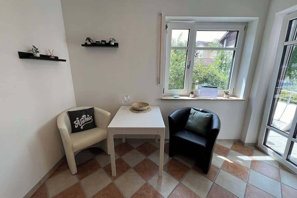 Ganze Wohnung, Apartment 32 qm für 2 Personen mit Terrasse in Bad Aibling, Landkreis Rosenheim
