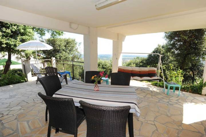 Maison de vacances pour 2 personnes, avec Terrasse ainsi que Jardin et Piscine à Laroque-des-Albères