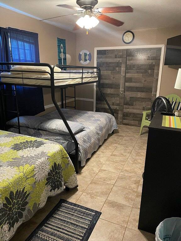 3 Bd, 2 Bth, 2 Minuten von Mcraes und River Zugang. Haustierfreundlich in Homosassa, Citrus County