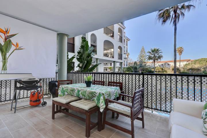 Ferienwohnung für 4 Personen, mit Garten und Kinderpool in La Duquesa, Manilva