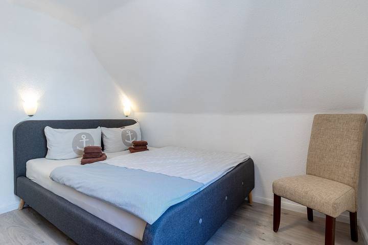 Ganze Wohnung, Schöne 2-Zimmerwohnung im 1. Obergeschoss mit Balkon im Ortsteil Dorf in St. Peter-Bad, St. Peter-Ording