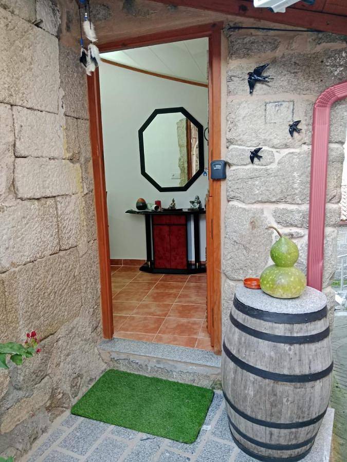 Apartamento entero, One-Bedroom Apartment in Parada de Sil, Reserva da Biosfera Ribeira Sacra e Serras do Oribio e Courel