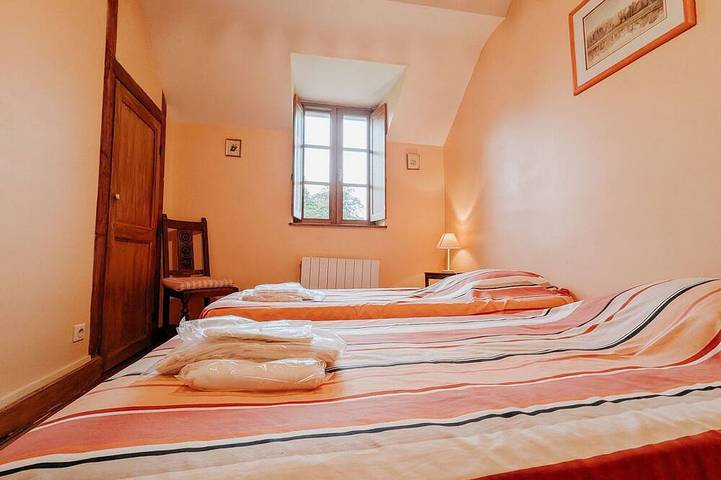 Gîte pour 8 personnes, avec jardin à Arthon - 4