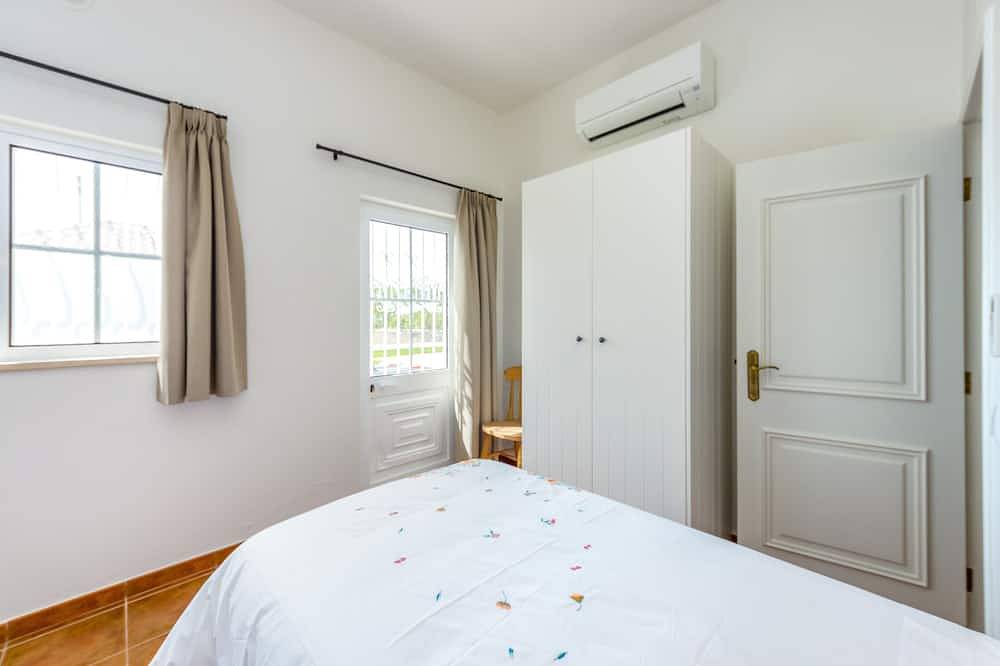 Vivenda numa localização tranquila, com todo o conforto para 6 pessoas in Paderne, Distrito de Faro