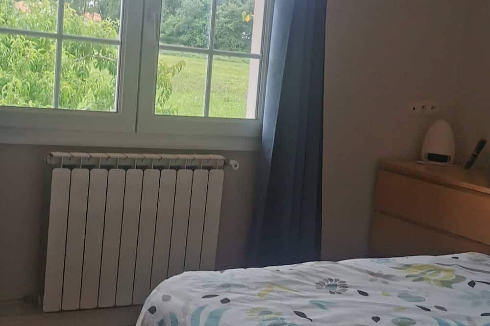 Apartamento entero, Basque house Near Bayonne, Anglet, Biarritz in Saint-Pierre-d'Irube, Region de Bayona